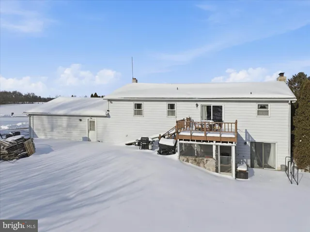 $300,000 | 11 Hillymede Drive, Hummelstown, PA 17036