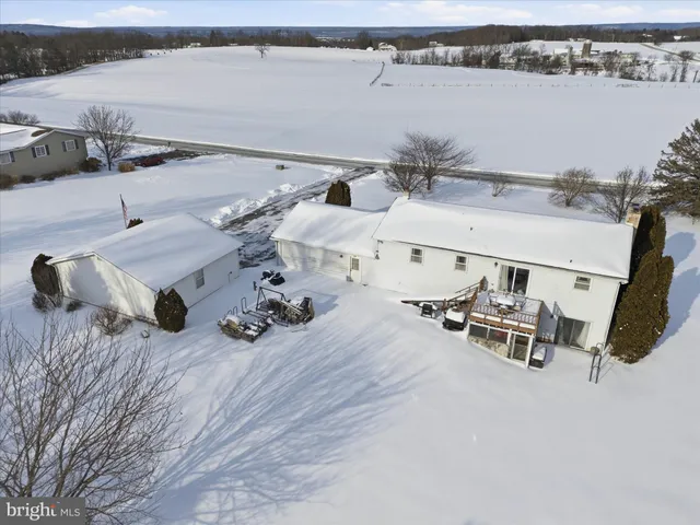 $300,000 | 11 Hillymede Drive, Hummelstown, PA 17036