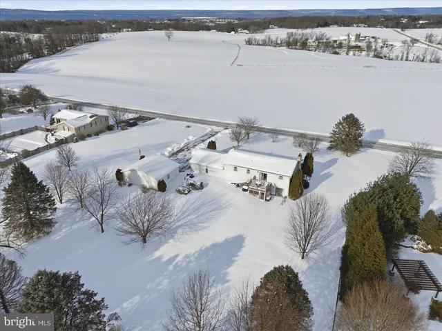 $300,000 | 11 Hillymede Drive, Hummelstown, PA 17036