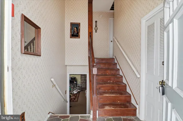 $300,000 | 11 Hillymede Drive, Hummelstown, PA 17036