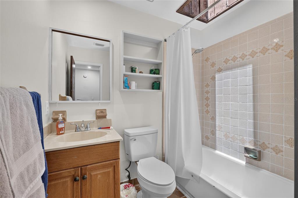 4123 Southwest 15 Place, Unit 2 Gainesville, FL 32607 - Photo 15 of 39 Gallery Image 15