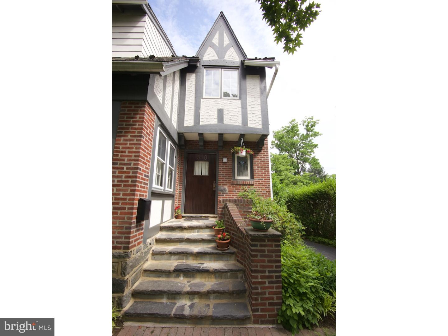 550 Manor Road Wynnewood, PA 19096 - Photo 3 of 25