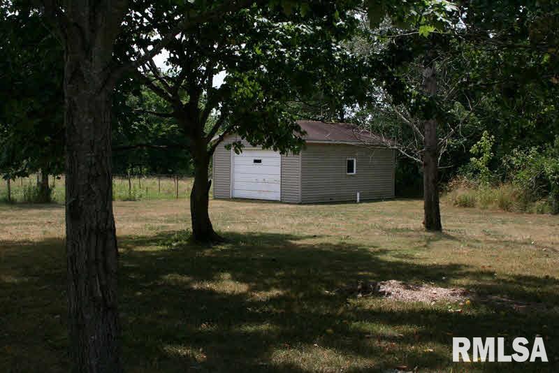12163 Norman Road Marion, IL 62959 - Photo 3 of 8 Gallery Image 3