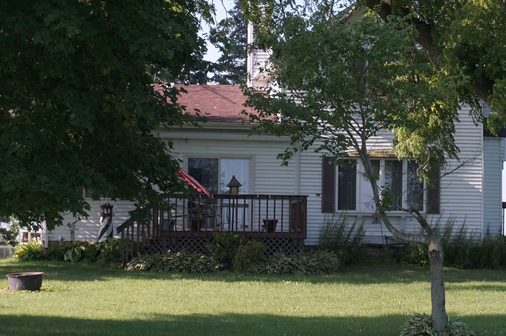 1924 East 6000th Road South St. Anne, IL 60964 - Photo 1 of 35 a front view of a house with garden
