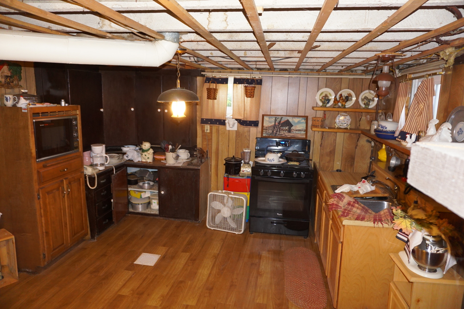 1924 East 6000th Road South St. Anne, IL 60964 - Photo 31 of 35 a view of a storage room