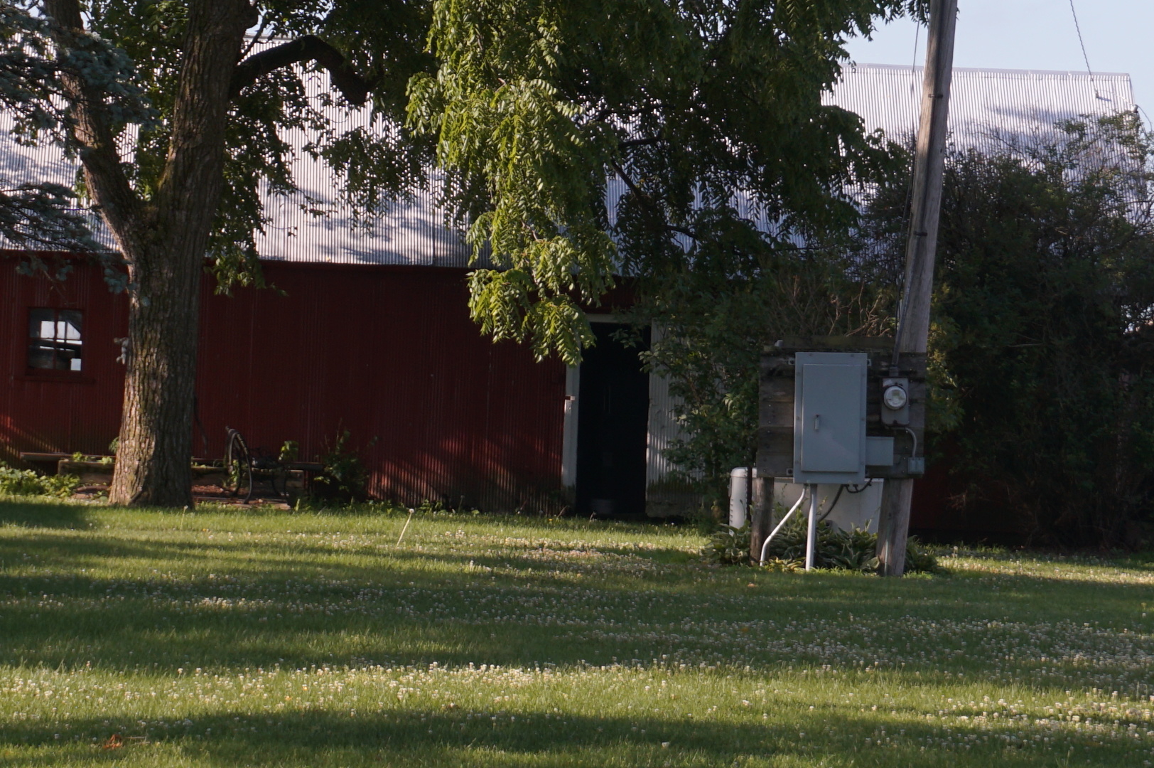 1924 East 6000th Road South St. Anne, IL 60964 - Photo 6 of 35 a backyard of a house with lots of green space
