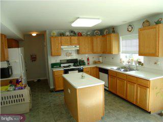 32 Avalon Road Pennington, NJ 08534 - Photo 2 of 5 Gallery Image 2