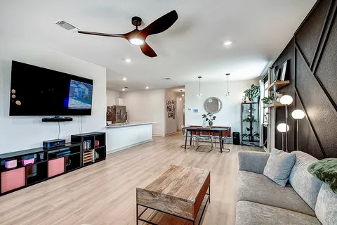 $341,990 | 228 Grns Byu Trail, Hutto, TX 78634