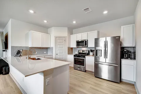 $341,990 | 228 Grns Byu Trail, Hutto, TX 78634