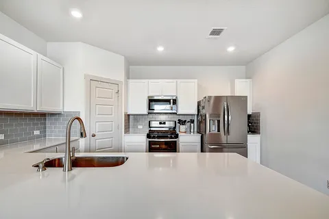 $341,990 | 228 Grns Byu Trail, Hutto, TX 78634