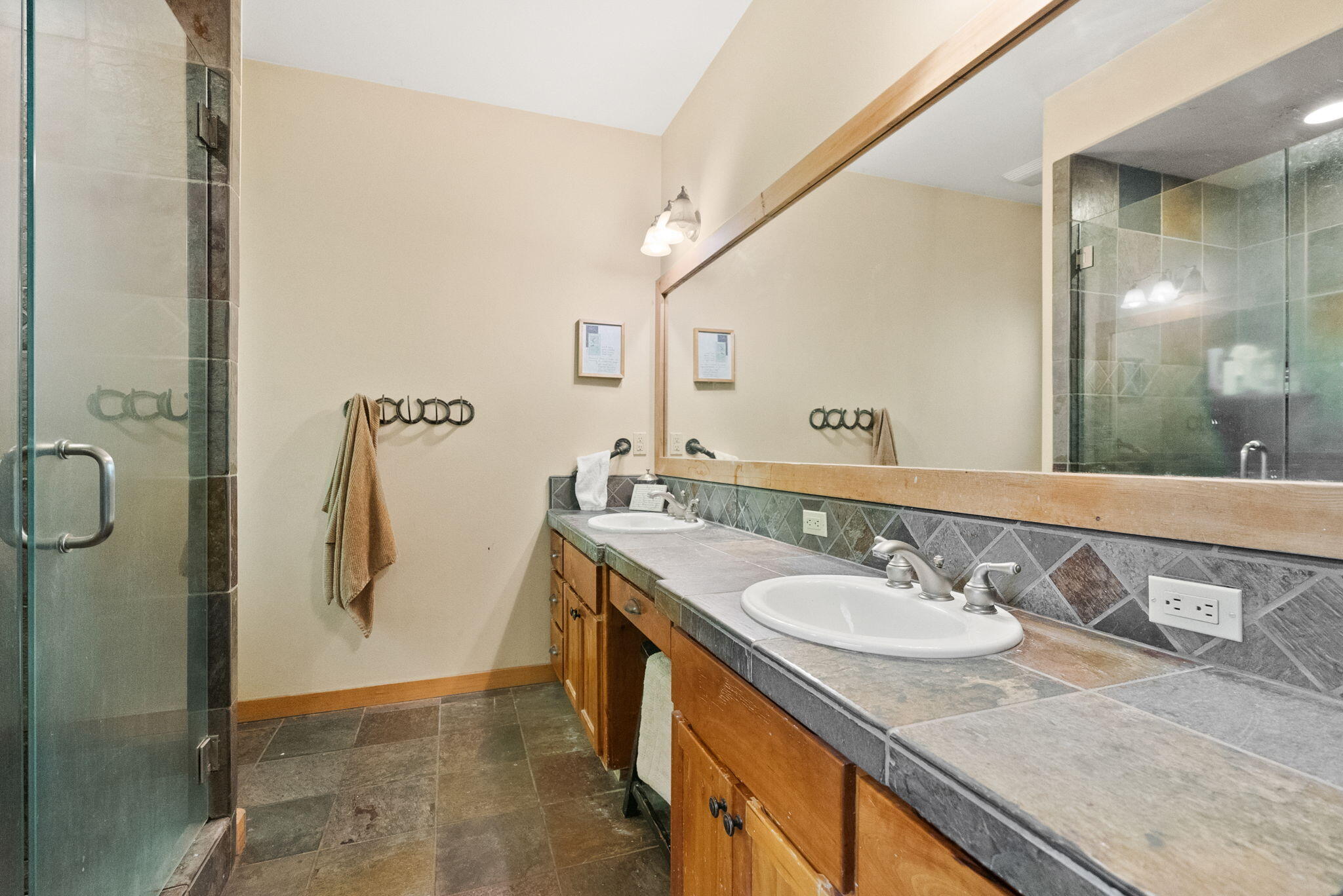 2405 Northwest Skyline Ranch Road Bend, OR 97703 - Photo 19 of 45