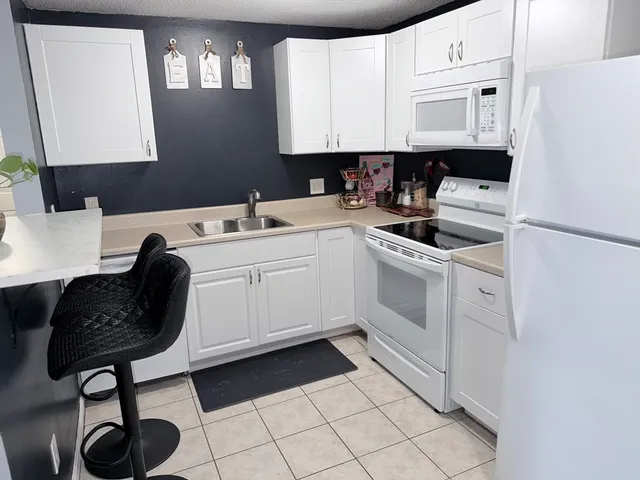 $249,900 | 1617 Braley Road, Unit 82, New Bedford, MA 02745