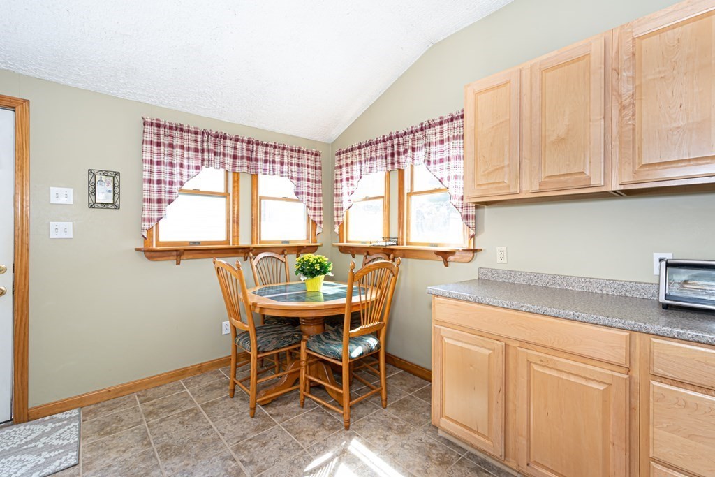 12 Amory Road Marlborough, MA 01752 - Photo 8 of 29 Gallery Image 8