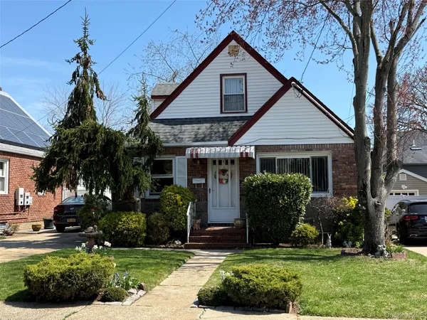 $719,000 | 495 Harding Avenue, West Hempstead, NY 11552