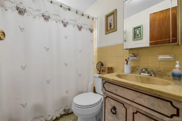 $719,000 | 495 Harding Avenue, West Hempstead, NY 11552
