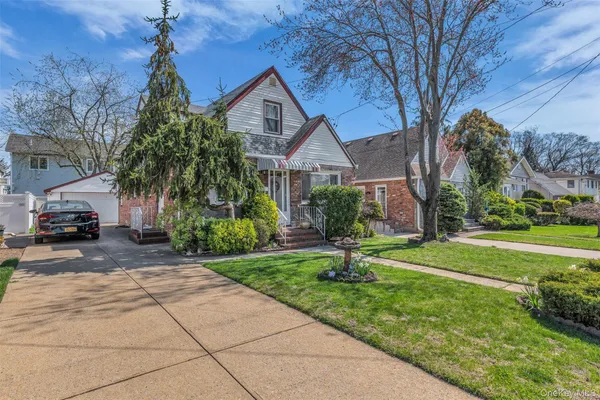 $719,000 | 495 Harding Avenue, West Hempstead, NY 11552