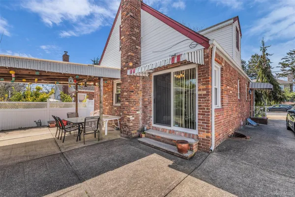 $719,000 | 495 Harding Avenue, West Hempstead, NY 11552