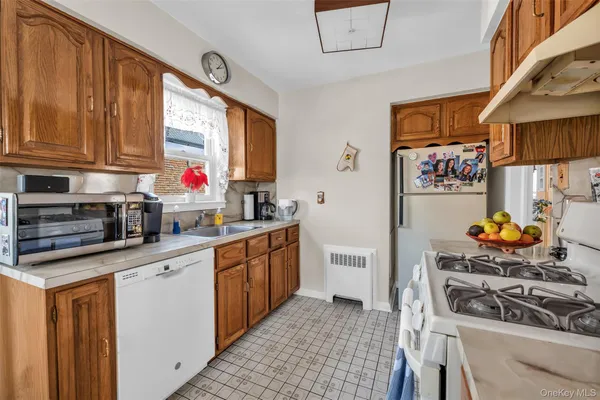 $719,000 | 495 Harding Avenue, West Hempstead, NY 11552