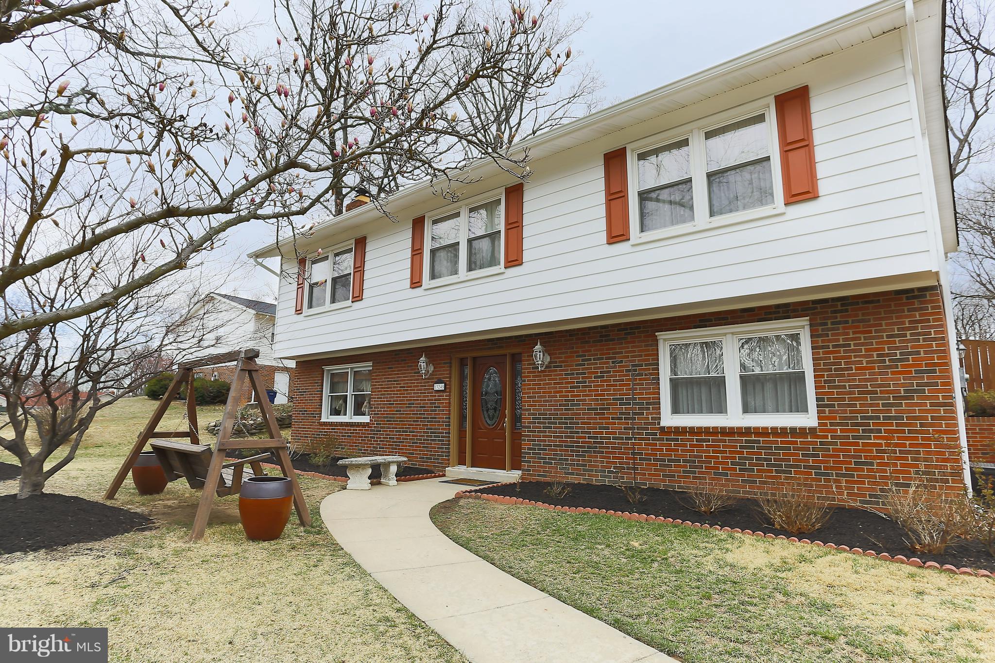 13245 Sturbridge Road Woodbridge, VA 22192 - Photo 1 of 30 Exterior (Front)