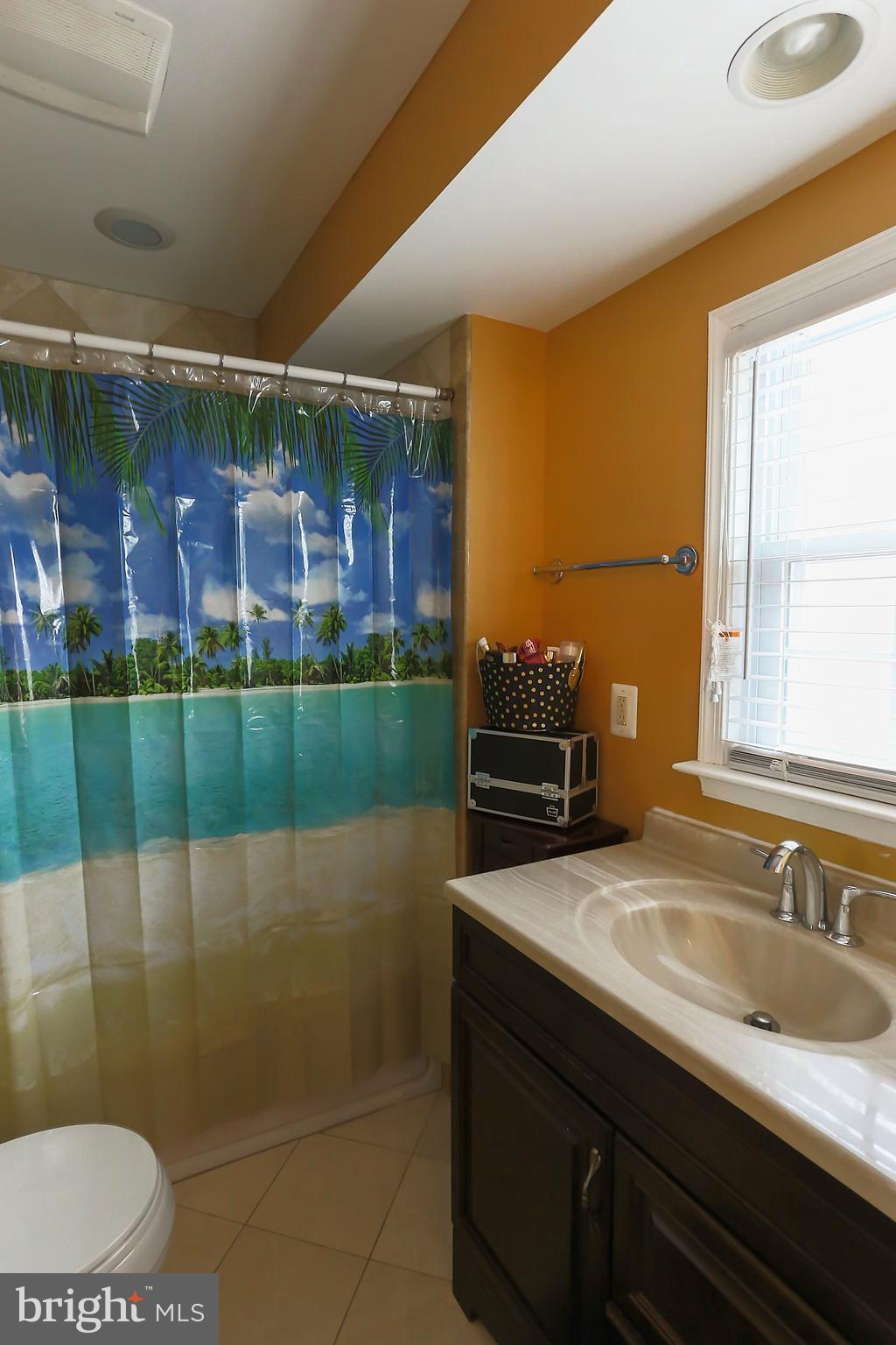 13245 Sturbridge Road Woodbridge, VA 22192 - Photo 22 of 30 Bath