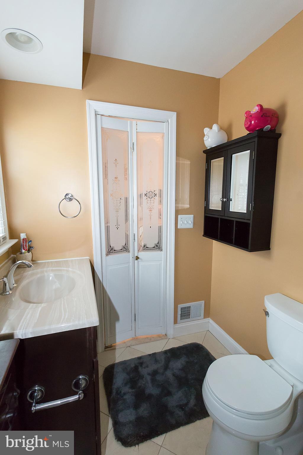 13245 Sturbridge Road Woodbridge, VA 22192 - Photo 23 of 30 Bath
