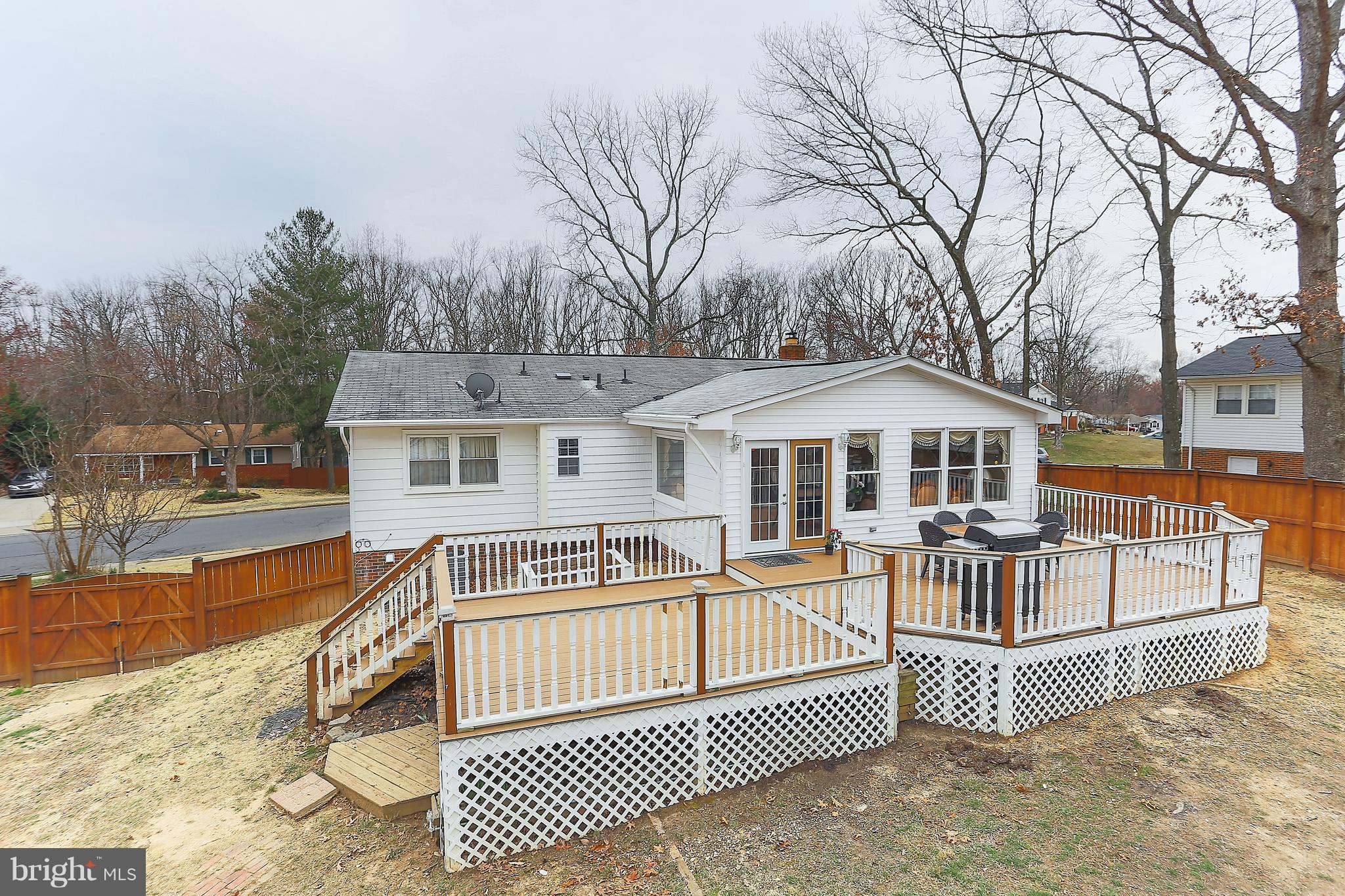 13245 Sturbridge Road Woodbridge, VA 22192 - Photo 28 of 30 Exterior (Rear)