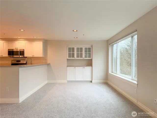 $620,000 | 2334 Thorndyke Avenue West, Unit 202, Seattle, WA 98199
