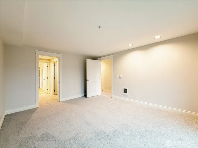 $620,000 | 2334 Thorndyke Avenue West, Unit 202, Seattle, WA 98199