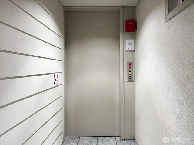 $620,000 | 2334 Thorndyke Avenue West, Unit 202, Seattle, WA 98199