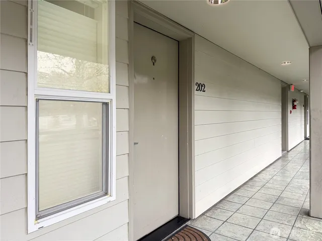 $620,000 | 2334 Thorndyke Avenue West, Unit 202, Seattle, WA 98199