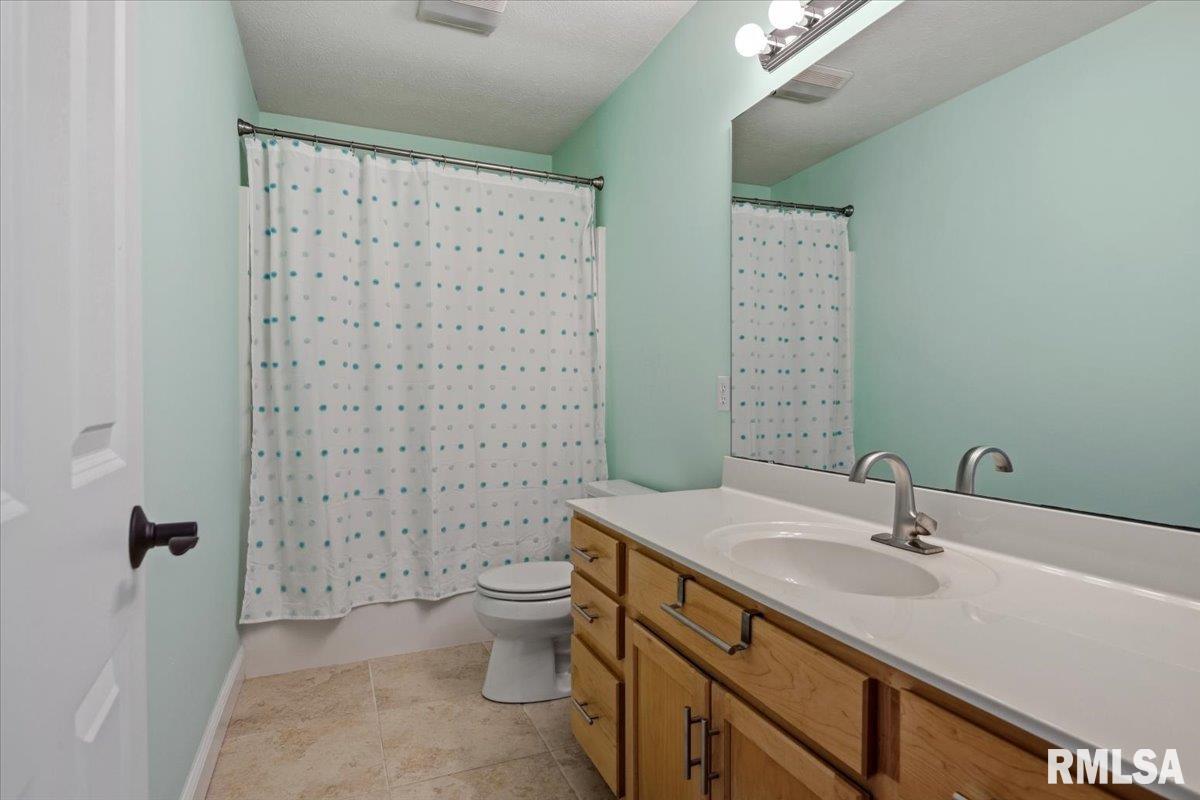 202 Huntington Road Chatham, IL 62629 - Photo 27 of 49