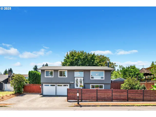 $499,999 | 3308 Southwest Binford Lake Parkway, Gresham, OR 97080