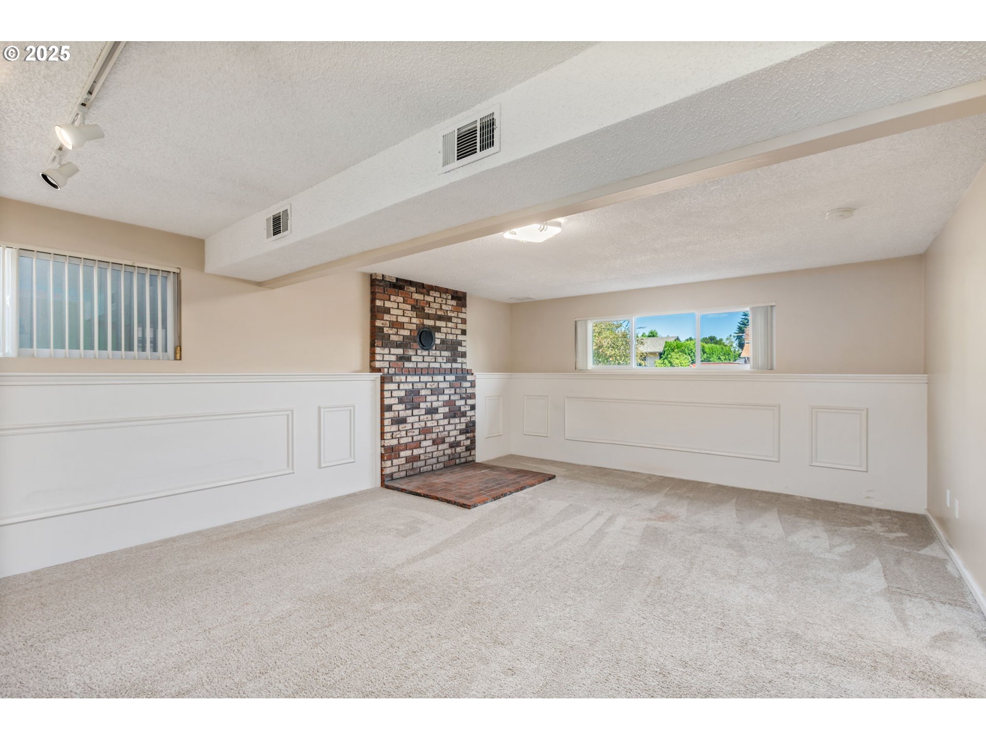 3308 Southwest Binford Lake Parkway Gresham, OR 97080 - Photo 16 of 27 Family Room