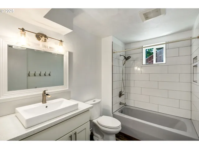 $499,999 | 3308 Southwest Binford Lake Parkway, Gresham, OR 97080