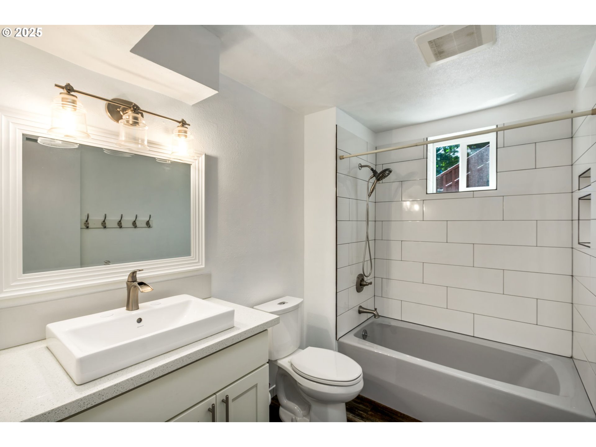 3308 Southwest Binford Lake Parkway Gresham, OR 97080 - Photo 19 of 27 Bathroom
