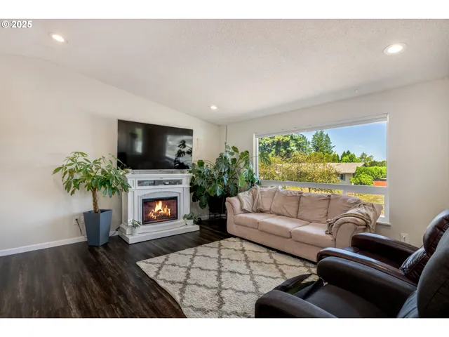 $499,999 | 3308 Southwest Binford Lake Parkway, Gresham, OR 97080