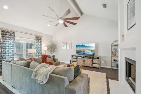 $575,000 | 6706 Breezy Pass, Austin, TX 78749