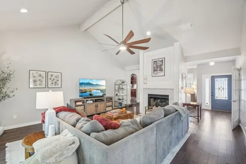 $575,000 | 6706 Breezy Pass, Austin, TX 78749