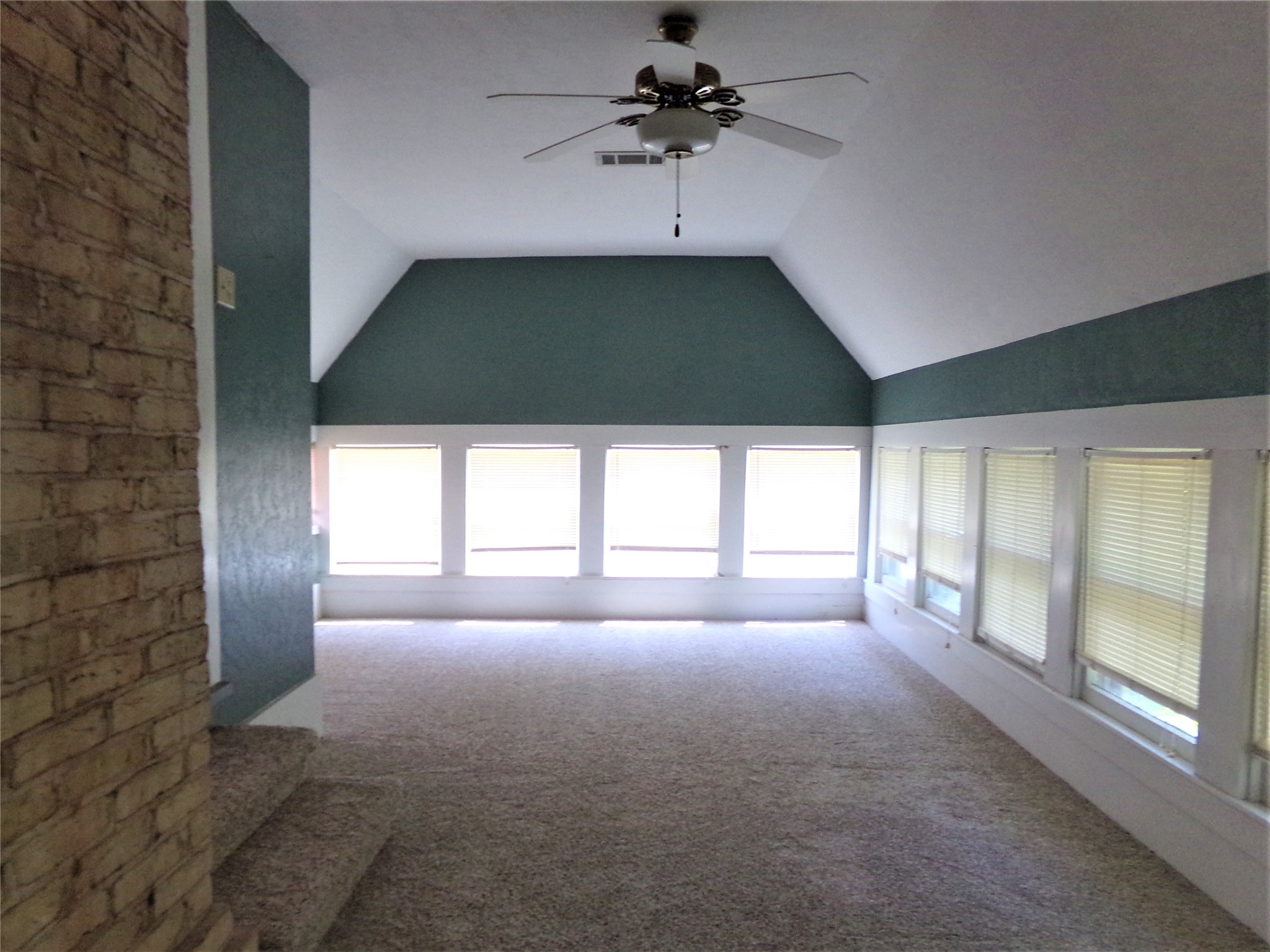 300 South Summit Street Weimar, TX 78962 - Photo 23 of 27 a view of empty room with window