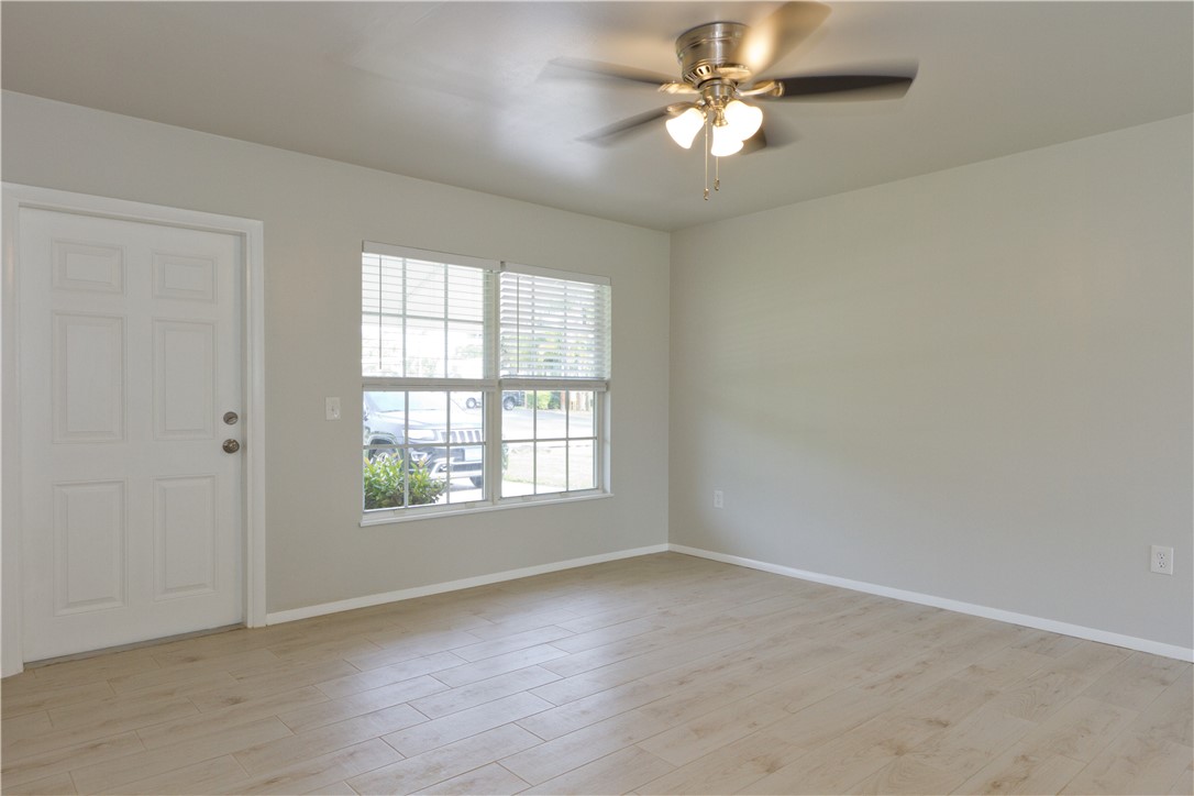 1660 6th Avenue Vero Beach, FL 32960 - Photo 3 of 25