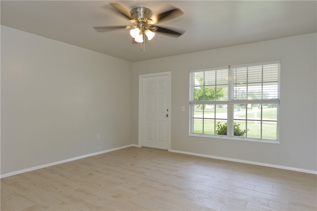 1660 6th Avenue Vero Beach, FL 32960 - Photo 4 of 25