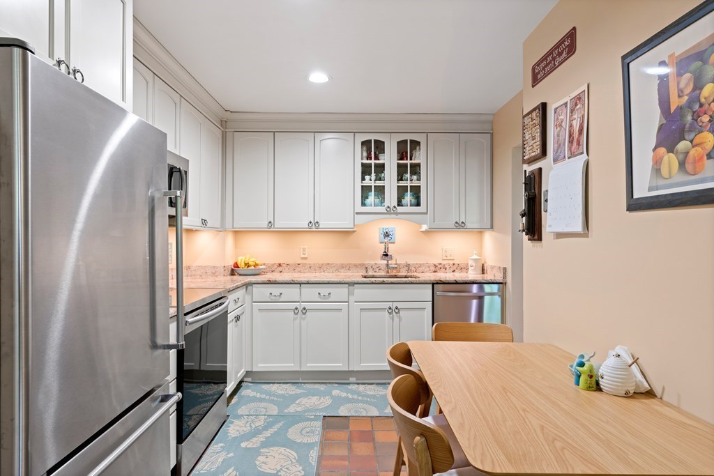 1083 Beacon Street, Unit 3 Brookline, MA 02446 - Photo 15 of 24