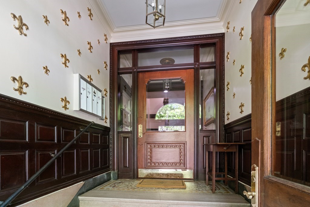 1083 Beacon Street, Unit 3 Brookline, MA 02446 - Photo 3 of 24