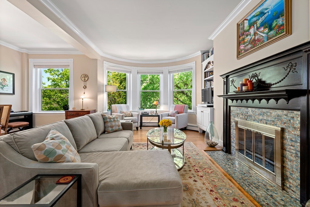 1083 Beacon Street, Unit 3 Brookline, MA 02446 - Photo 5 of 24