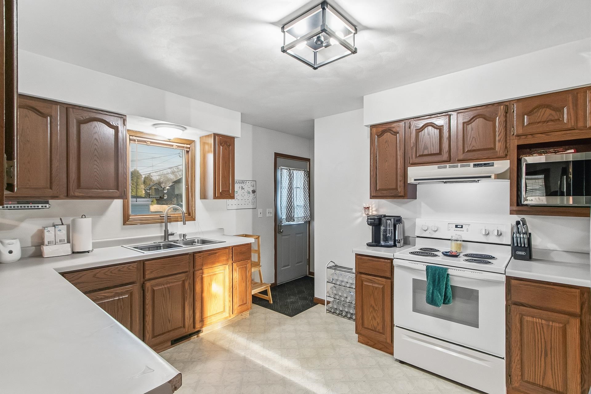 709 DeWitt Street Portage, WI 53901 - Photo 15 of 37