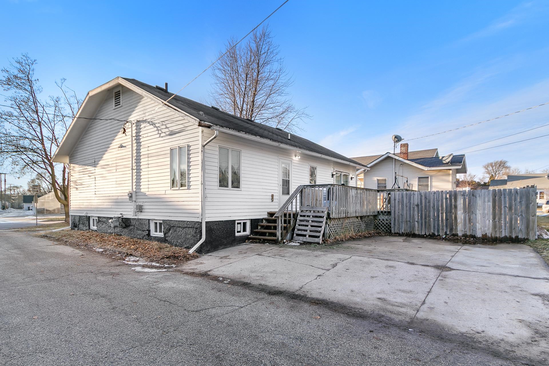 709 DeWitt Street Portage, WI 53901 - Photo 6 of 37