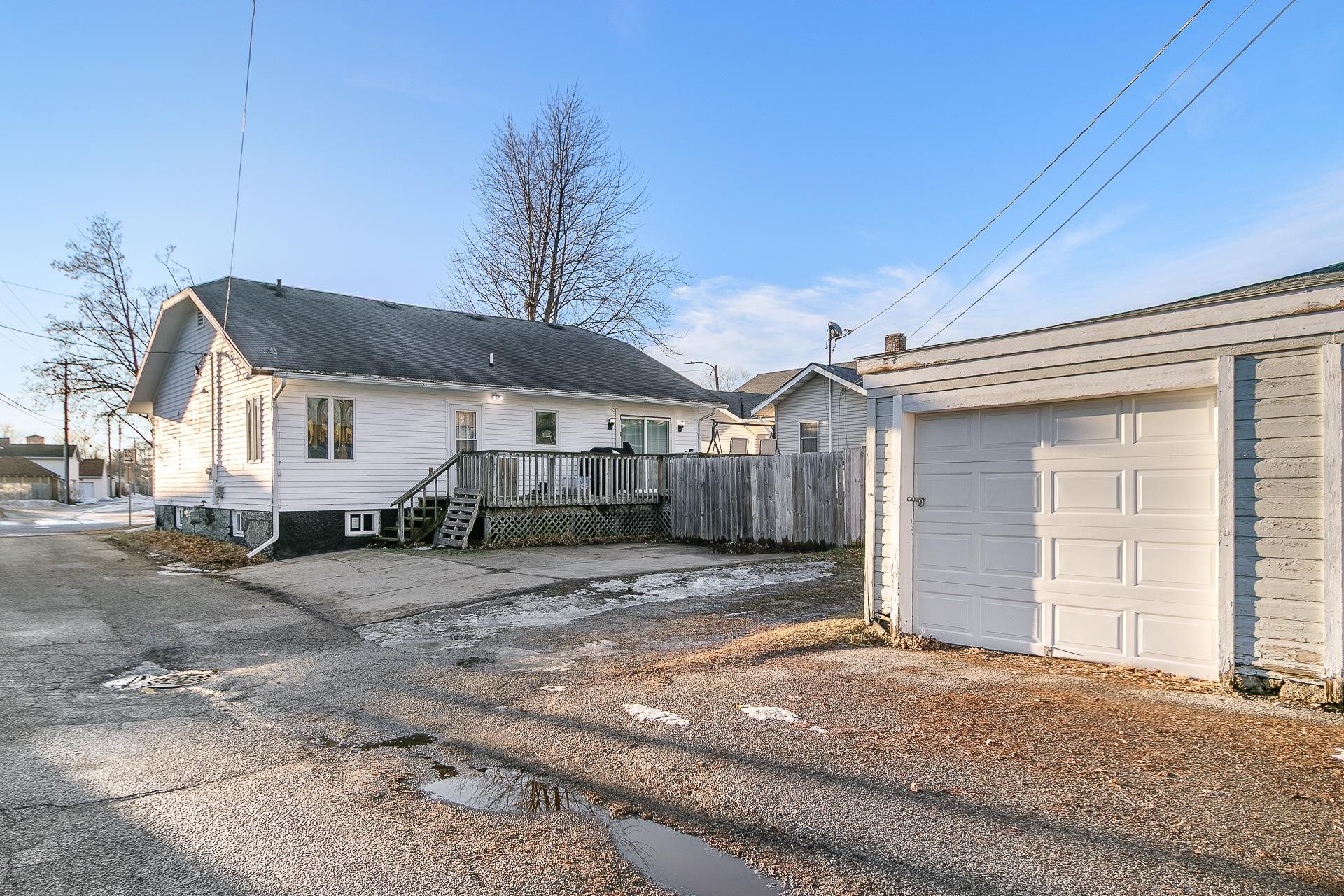 709 DeWitt Street Portage, WI 53901 - Photo 8 of 37