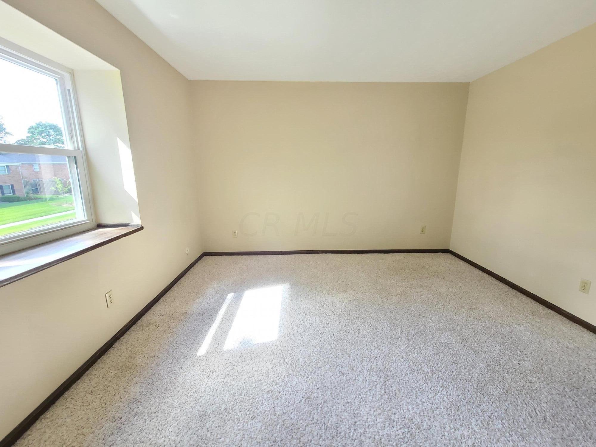 5076 Godown Road, Unit E Columbus, OH 43220 - Photo 13 of 19 20220926_124810
