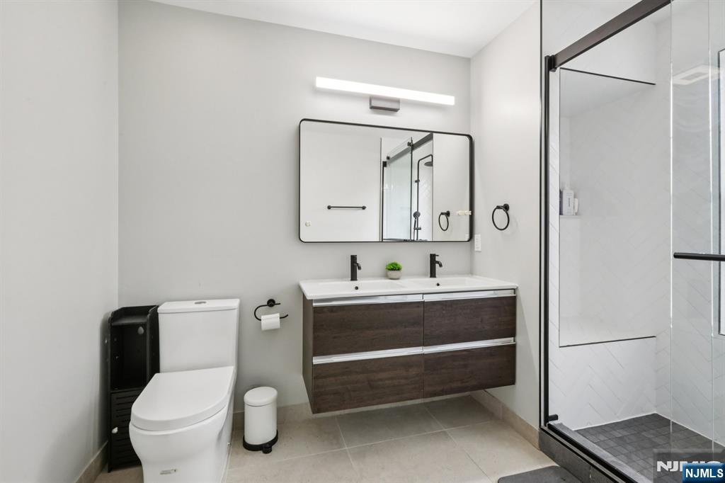 2071 Drake Court Mahwah, NJ 07430 - Photo 14 of 30