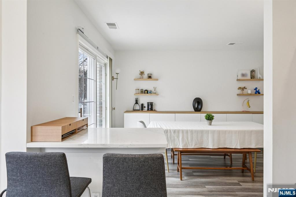 2071 Drake Court Mahwah, NJ 07430 - Photo 5 of 30